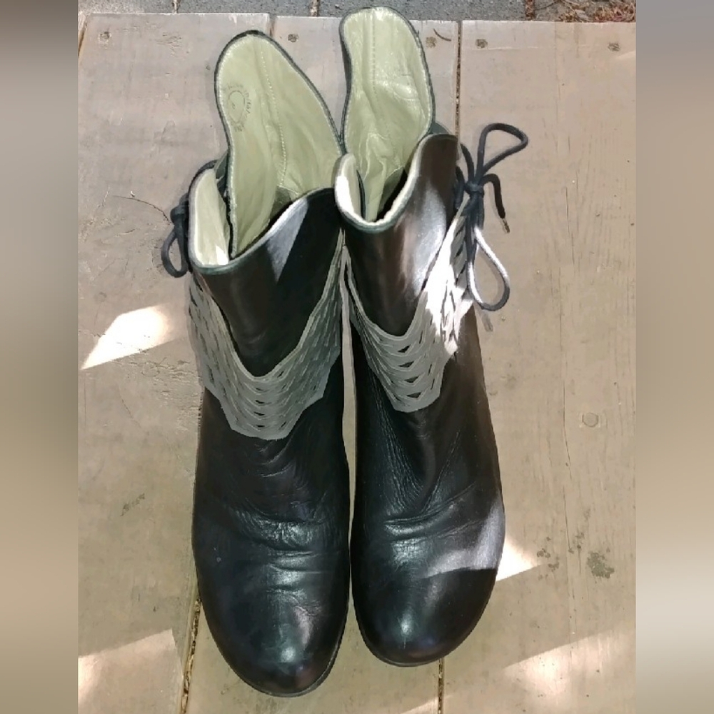 Fluevog Bellevue Inez Sexton booties - Picture 3 of 11